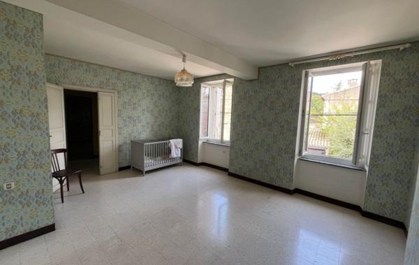 Vente Maison Avec cours et garage. Olonzac   