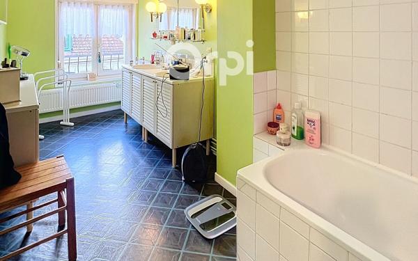 Appartement à vendre    6 pièces •  Aire-sur-la-Lys