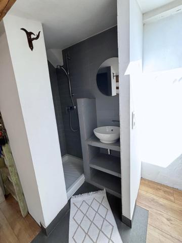 Joli Appartement T2 bis atypique en plein coeur de Trets