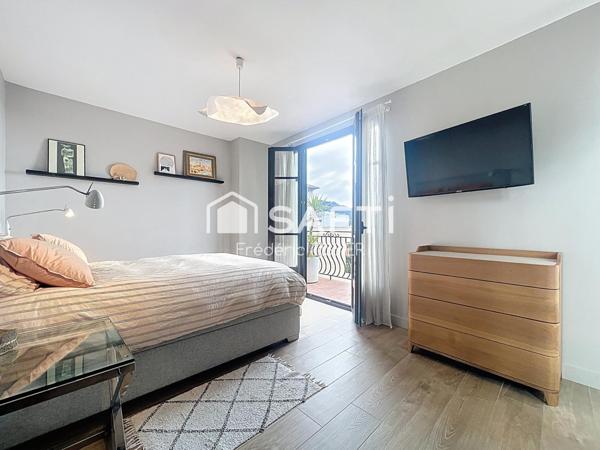 Le Cannet Mairie : Magnifique maison de ville avec garage