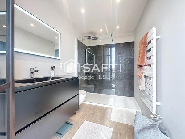 Le Cannet Mairie : Magnifique maison de ville avec garage