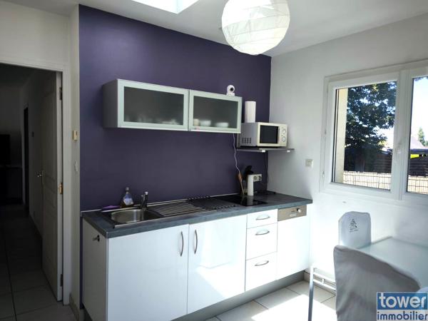 Maison de village
                                                                                                                                                                                                                                                                                                                        6 pièce(s)                                                                                                                                                                                                          4 chambre(s)                                                                                                                                                                                                          132  m²