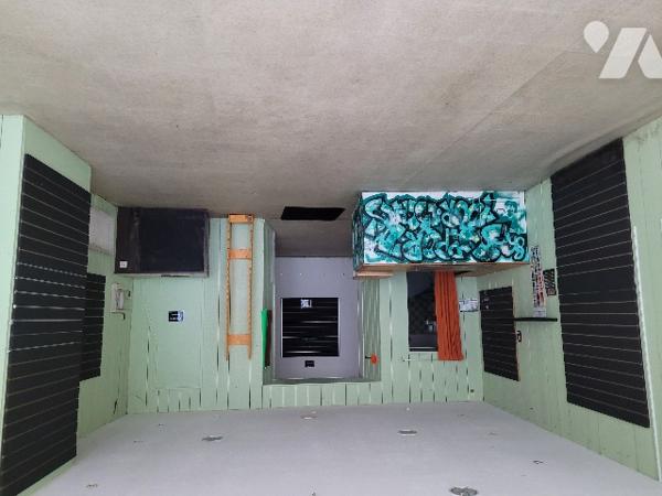 Immeuble de 4 logements et 1 local commercial