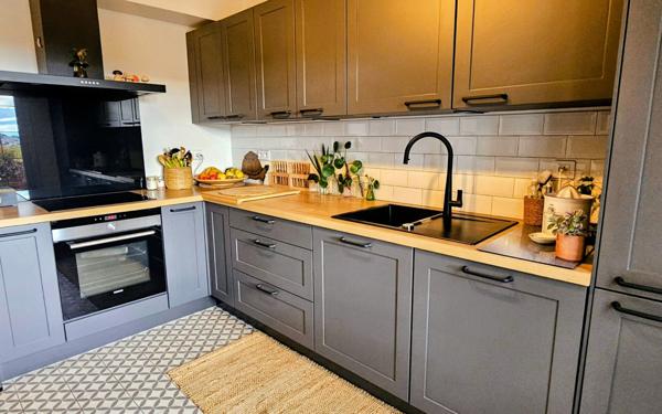 Maison à vendre    7 pièces •  La Ville-du-Bois