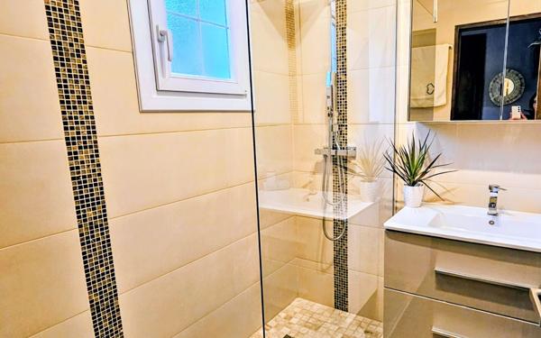 Maison à vendre    7 pièces •  La Ville-du-Bois