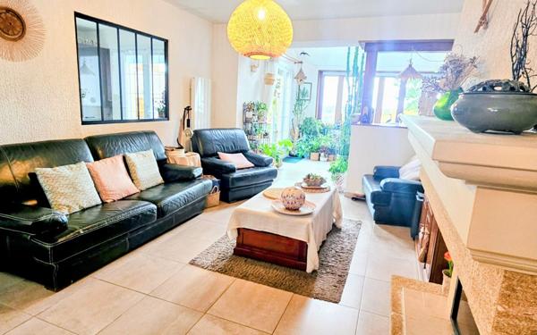 Maison à vendre    7 pièces •  La Ville-du-Bois