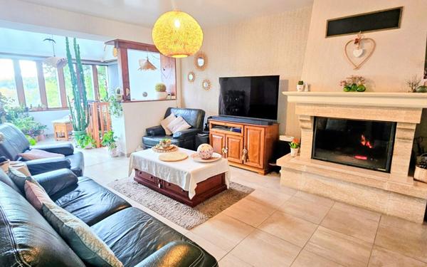 Maison à vendre    7 pièces •  La Ville-du-Bois