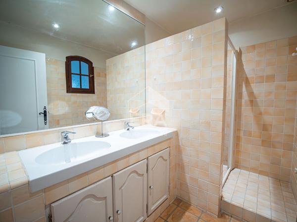 Villa La Roquette Sur Siagne/ Cannes La Bocca -  4 pièce(s) 115 m² - piscine -  1100m² de terrain