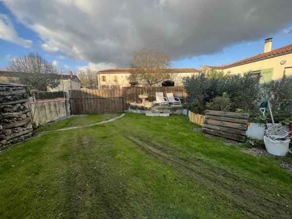 Maison 125 000 € Nuaillé-sur-Boutonne 4 p 127 m² DPE D