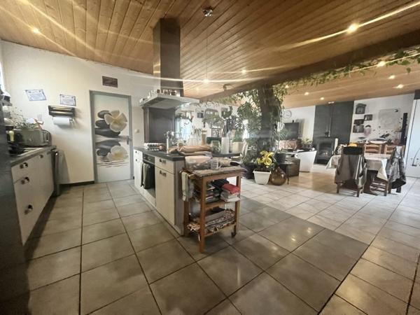 Maison 125 000 € Nuaillé-sur-Boutonne 4 p 127 m² DPE D