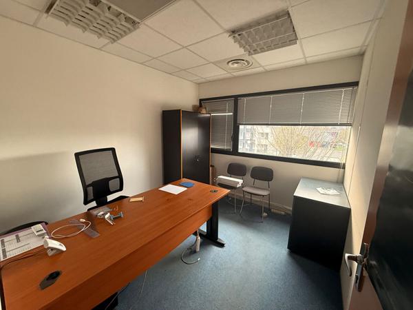Parc Tertiaire - Bureaux , Change Parc Tertiaire - Bureaux , Change