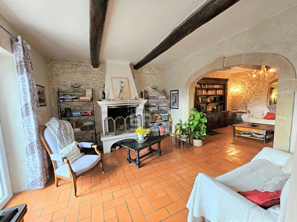 LANÇON-PROVENCE - Maison de caractère d'env. 260 m2 sur un terrain de1320m² - Piscine - Dépendances - garages