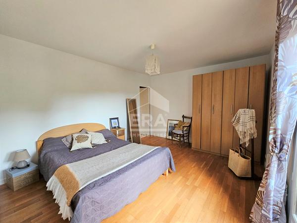 LANÇON-PROVENCE - Maison de caractère d'env. 260 m2 sur un terrain de1320m² - Piscine - Dépendances - garages