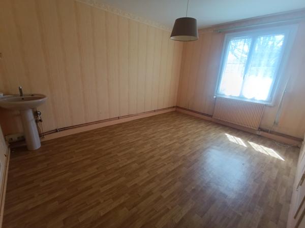Maison plain pied prche commerces et services