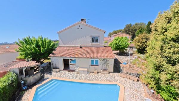Maison avec piscine et 2 logements – La Garde
