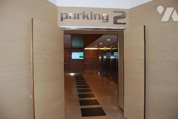 PARKING Saint-Cloud - Bureaux de la Colline - accès en RDC ou par ascenseur - 12,60m2