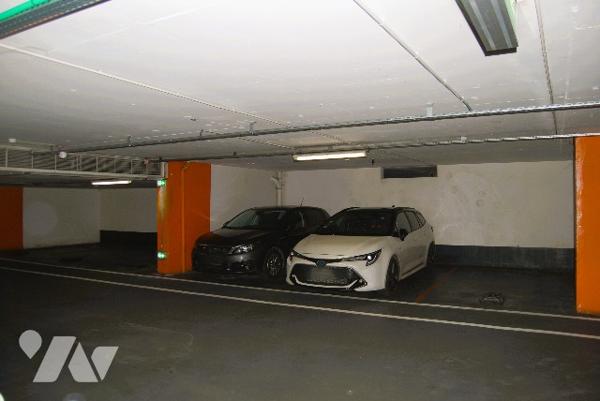 PARKING Saint-Cloud - Bureaux de la Colline - accès en RDC ou par ascenseur - 12,60m2