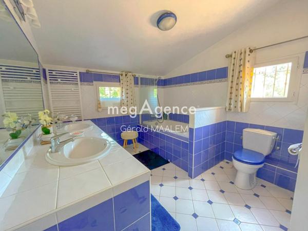 Maison à ROQUEBRUNE-SUR-ARGENS, 83520 - 6 pièces 204m²