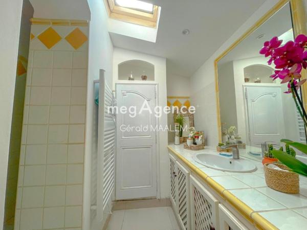 Maison à ROQUEBRUNE-SUR-ARGENS, 83520 - 6 pièces 204m²
