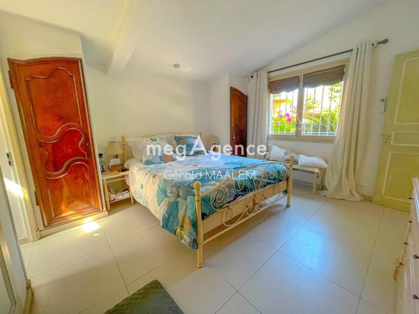 Maison à ROQUEBRUNE-SUR-ARGENS, 83520 - 6 pièces 204m²