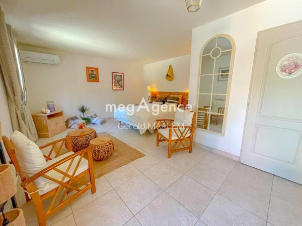 Maison à ROQUEBRUNE-SUR-ARGENS, 83520 - 6 pièces 204m²