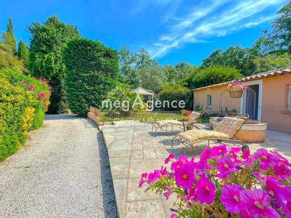 Maison à ROQUEBRUNE-SUR-ARGENS, 83520 - 6 pièces 204m²