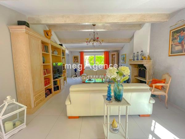 Maison à ROQUEBRUNE-SUR-ARGENS, 83520 - 6 pièces 204m²
