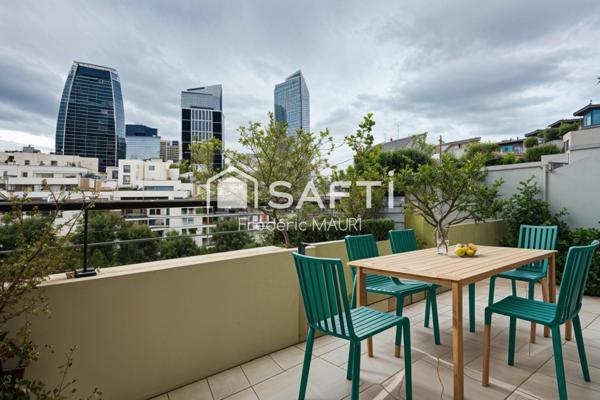 T4 en étage élevé avec vue sur parc et La Défense
