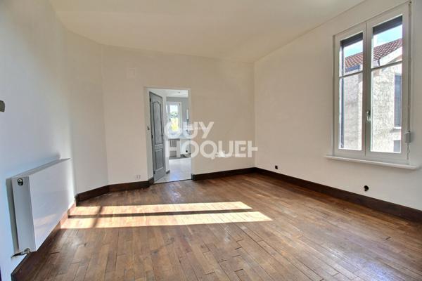 MAISON DE VILLE AVEC GARAGE TERRASSE ET JARDIN A MARBACHE