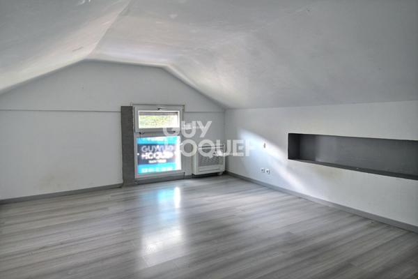 MAISON DE VILLE AVEC GARAGE TERRASSE ET JARDIN A MARBACHE