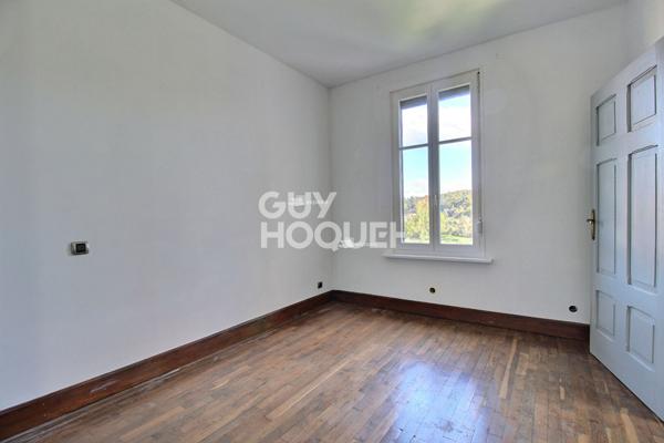 MAISON DE VILLE AVEC GARAGE TERRASSE ET JARDIN A MARBACHE