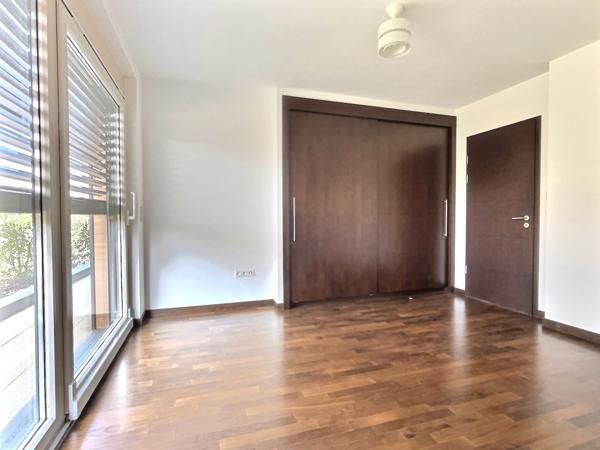 Divonne-les-Bains (01220) Appartement deux chambres proche centre - Grande terrasse