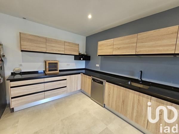 Maison 7 pièces de 386 m² à Fontenille (16230)