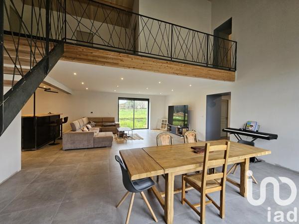 Maison 7 pièces de 386 m² à Fontenille (16230)