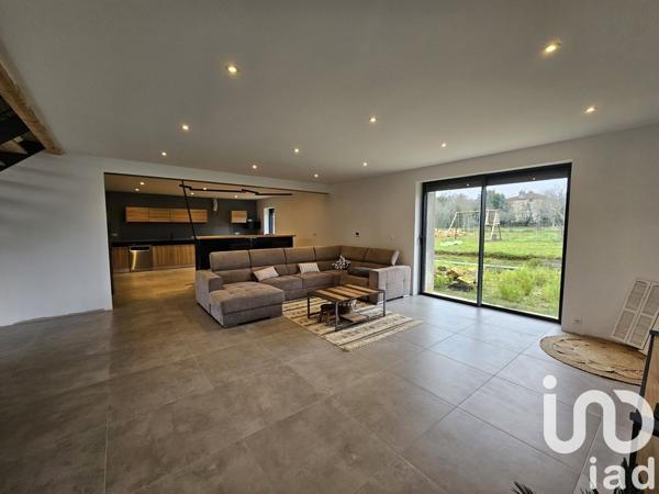 Maison 7 pièces de 386 m² à Fontenille (16230)