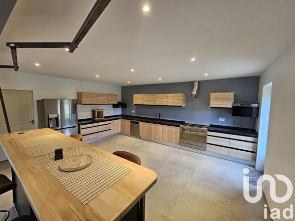 Maison 7 pièces de 386 m² à Fontenille (16230)