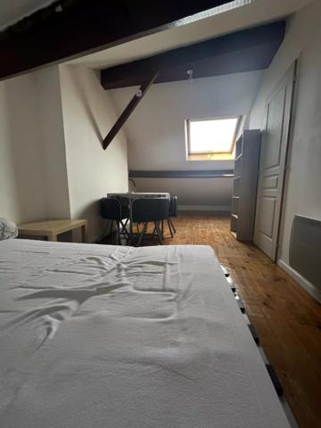 Location Appartement 1 pièces 15 m2 à Saint-Quentin