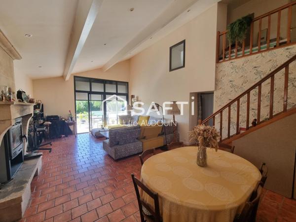 Maison ancienne avec de beaux volumes