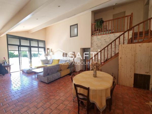 Maison ancienne avec de beaux volumes