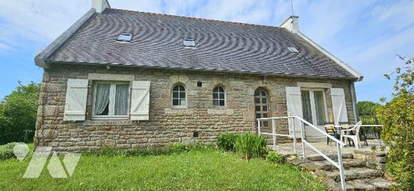 Maison traditionnelle côté campagne, entre bourg et plages
