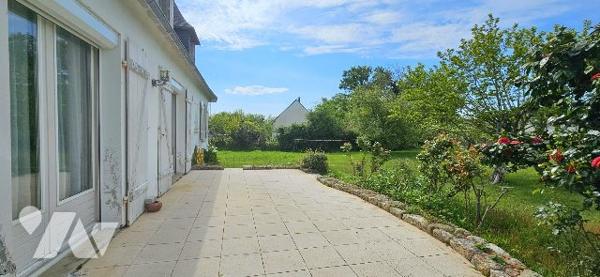 Maison traditionnelle côté campagne, entre bourg et plages
