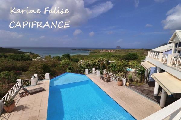 Villa d'architecte T5 avec studio indépendant, piscine et vue mer exceptionnelle