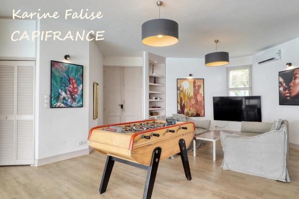 Villa d'architecte T5 avec studio indépendant, piscine et vue mer exceptionnelle