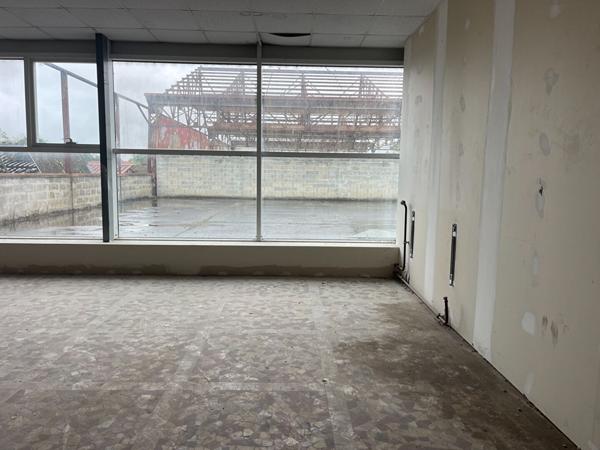 BAiment  à vendre à BASSENS(33)