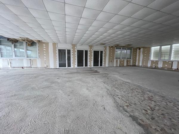 BAiment  à vendre à BASSENS(33)