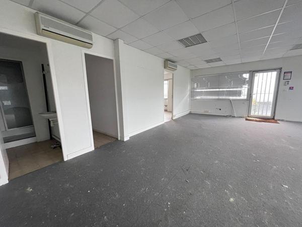 BAiment  à vendre à BASSENS(33)