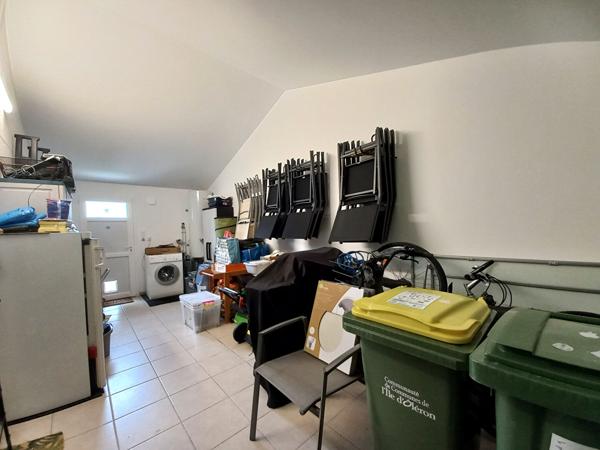 Maison récente avec garage et jardin clos dans une résidence intimiste