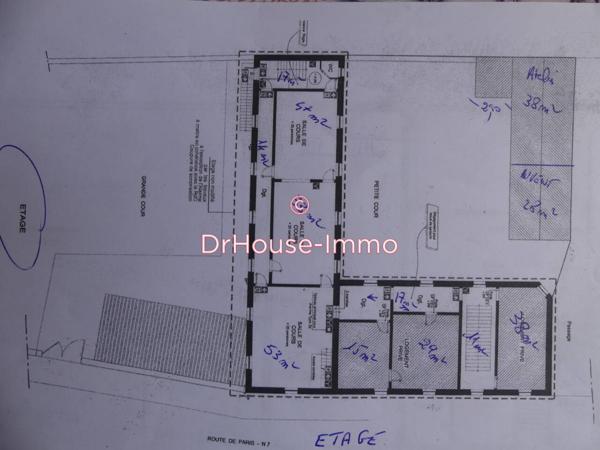 Immeuble à vendre 12 pièces de 686 m²