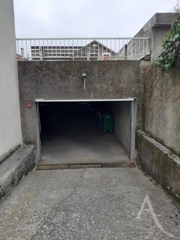 Place de Stationnement couverte