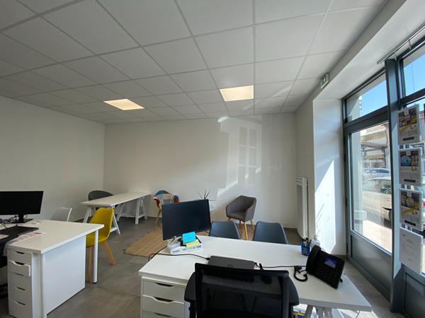 Local commercial 50 m² centre ville - Réf ROLLIER